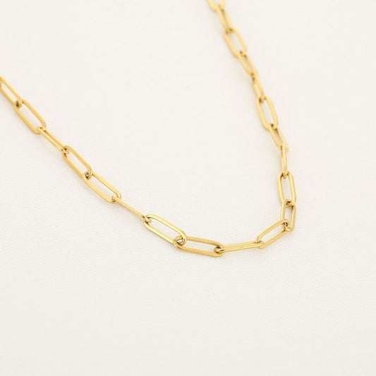 Schakelketting basis in goud op witte achtergrond stainless steel