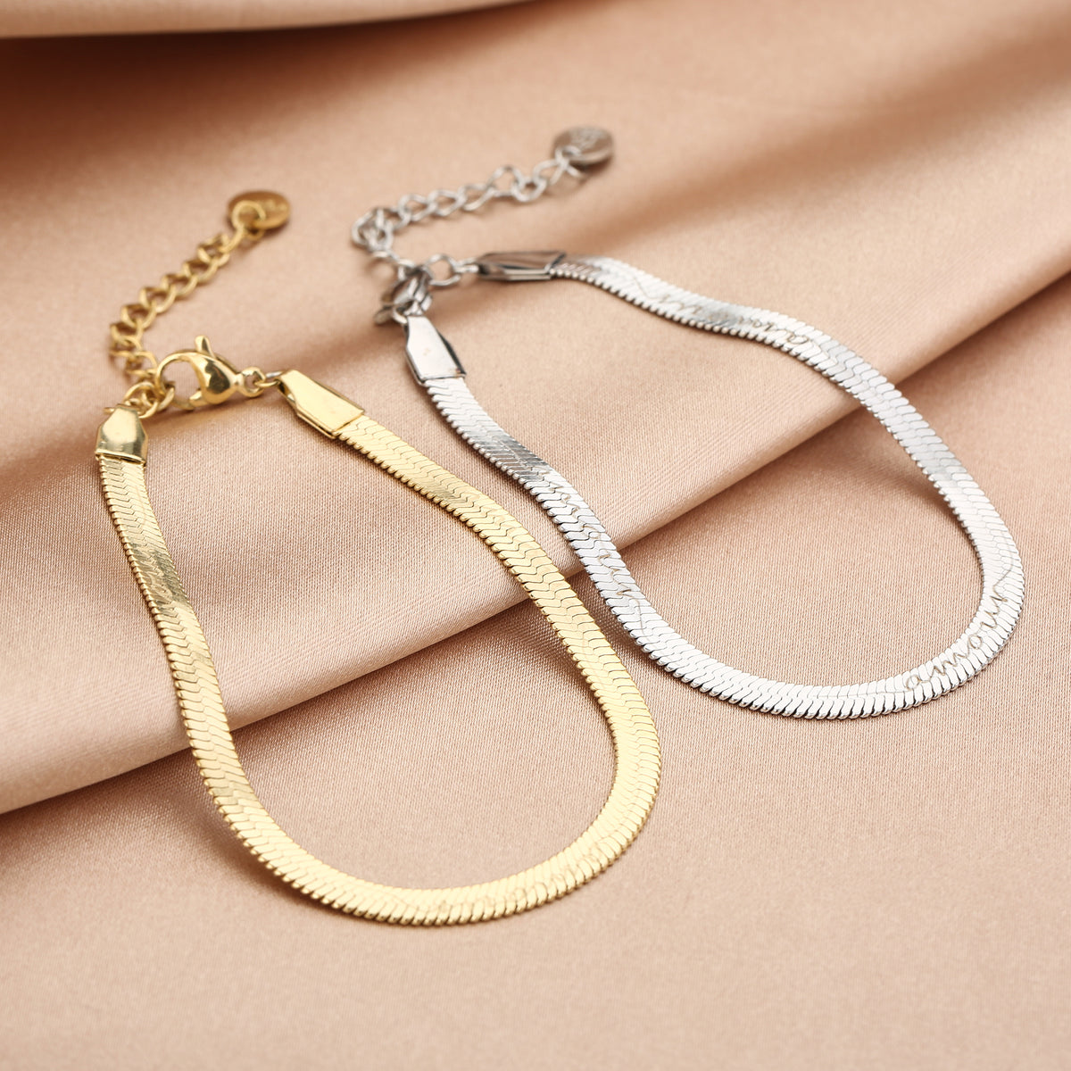 Snake armband