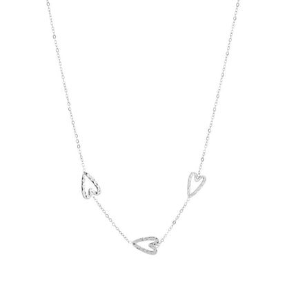 Hartjes ketting Lots of Love met drie open hartjes in zilver