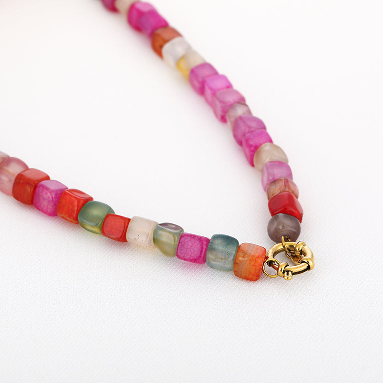 Natuurstenen ketting kleuren mix orange/pink - witte achtergrond