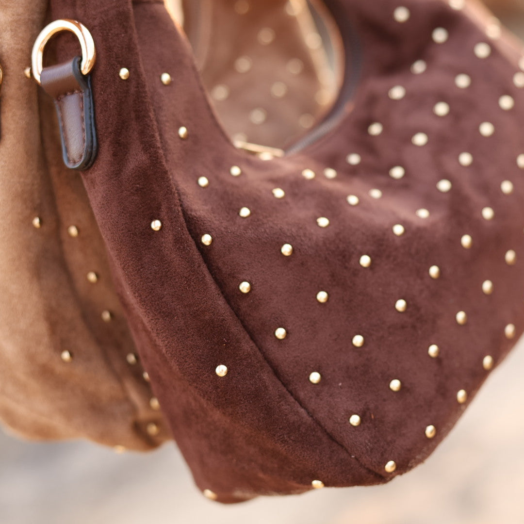 Bruin tasje detail foto van studs