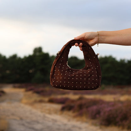 Tasje Roxy met studs kleur bruin sfeer foto buiten