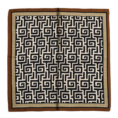 Sjaaltje 70x70 cm luxe zwart - op witte achtergrond